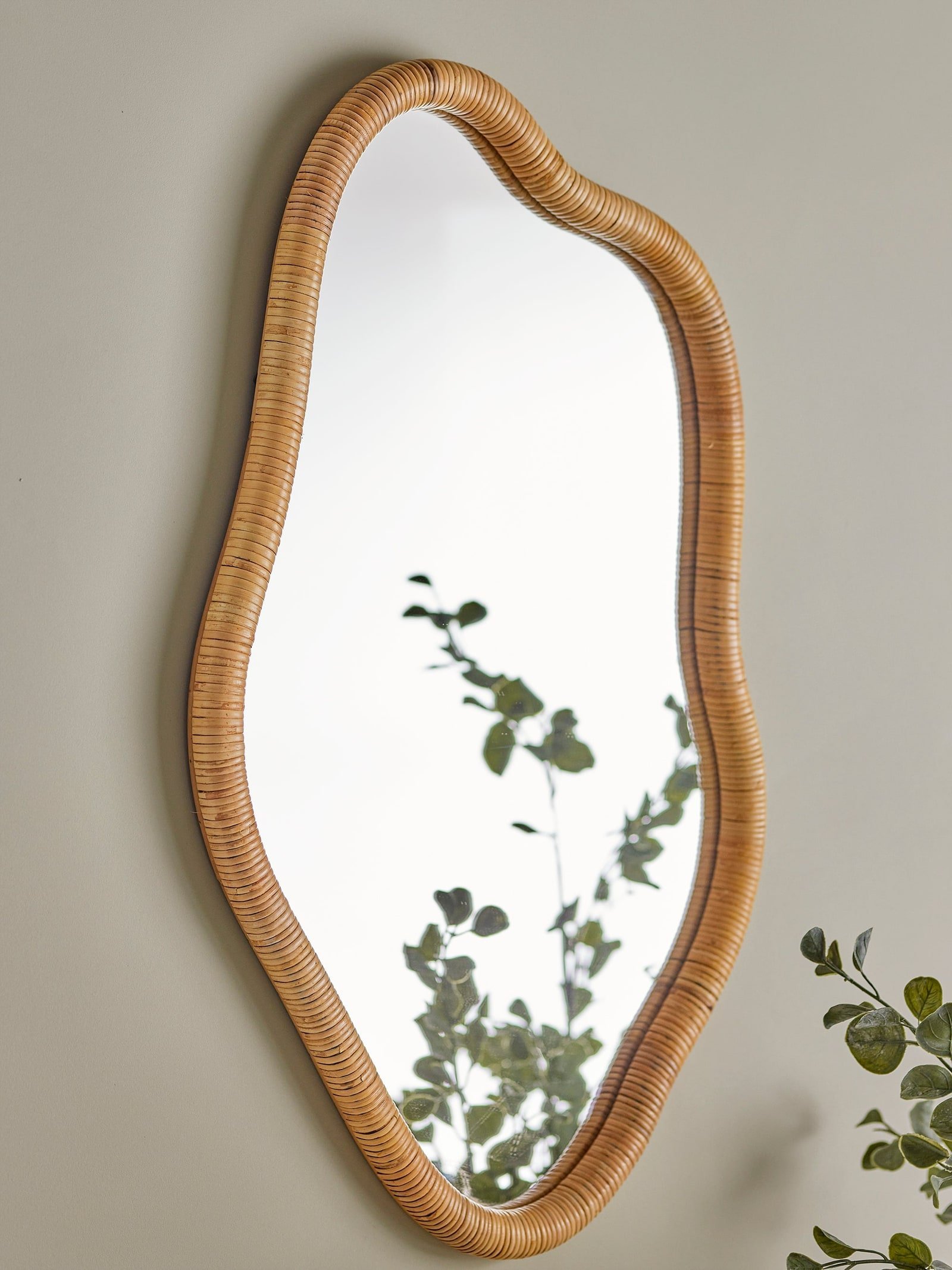 Ashlie Curved Wall Mirror, Rattan - Image 3