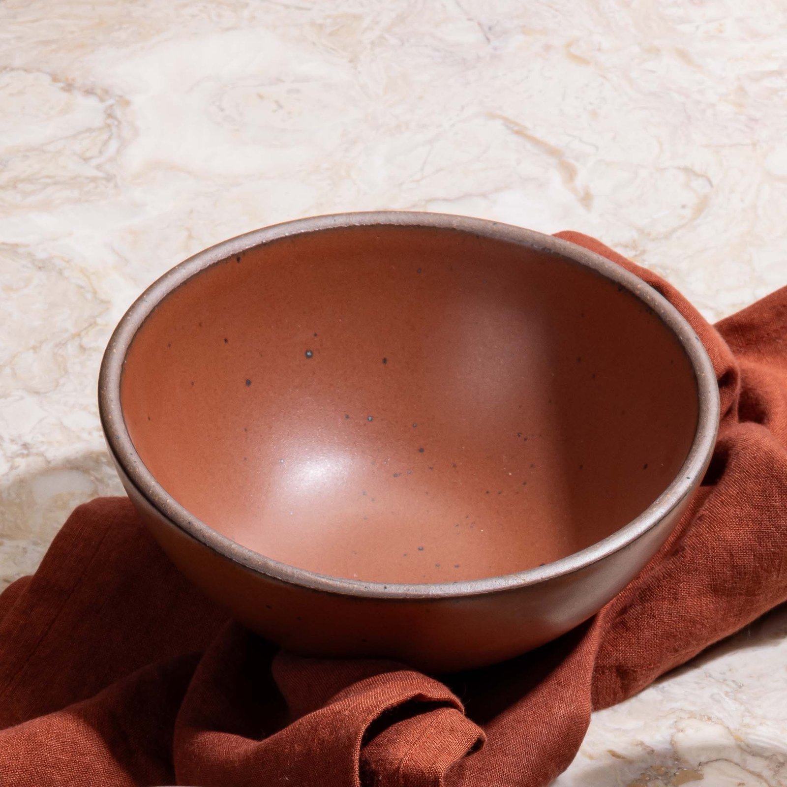 gardengox soup bowl in Terracotta, close view of the bowl and rim